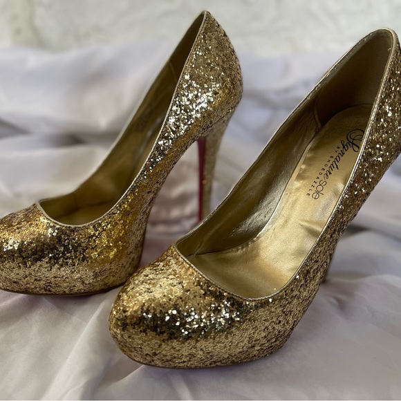 GLITTER! - Picture 3 of 10